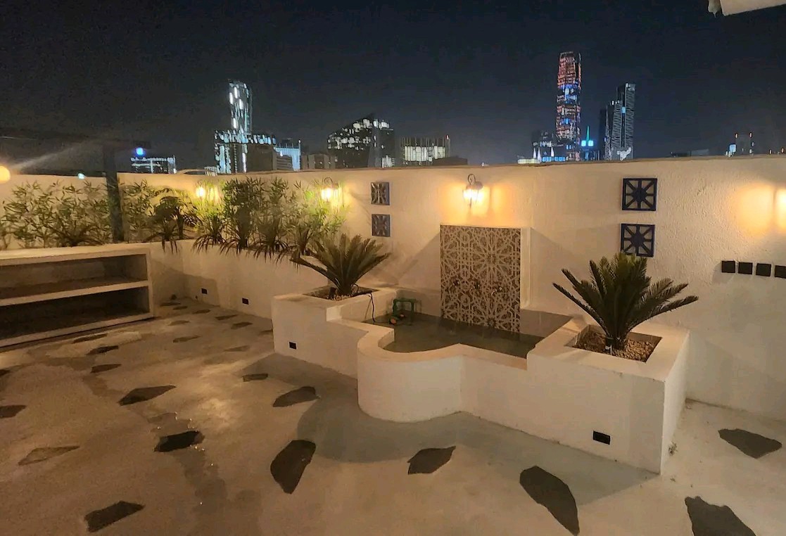 مكنب حديث في الدمام